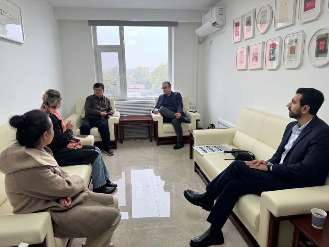 Meeting with Youth Publisher in Beijing to collaborate on publishing the book "The Last 600 Days of Zhou Enlai"