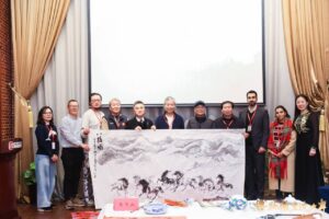 伊朗“一带一路”研究院成员参加了上海博物馆新年开幕式。 伊朗“一带一路”研究院成员参加了上海博物馆新年开幕式。