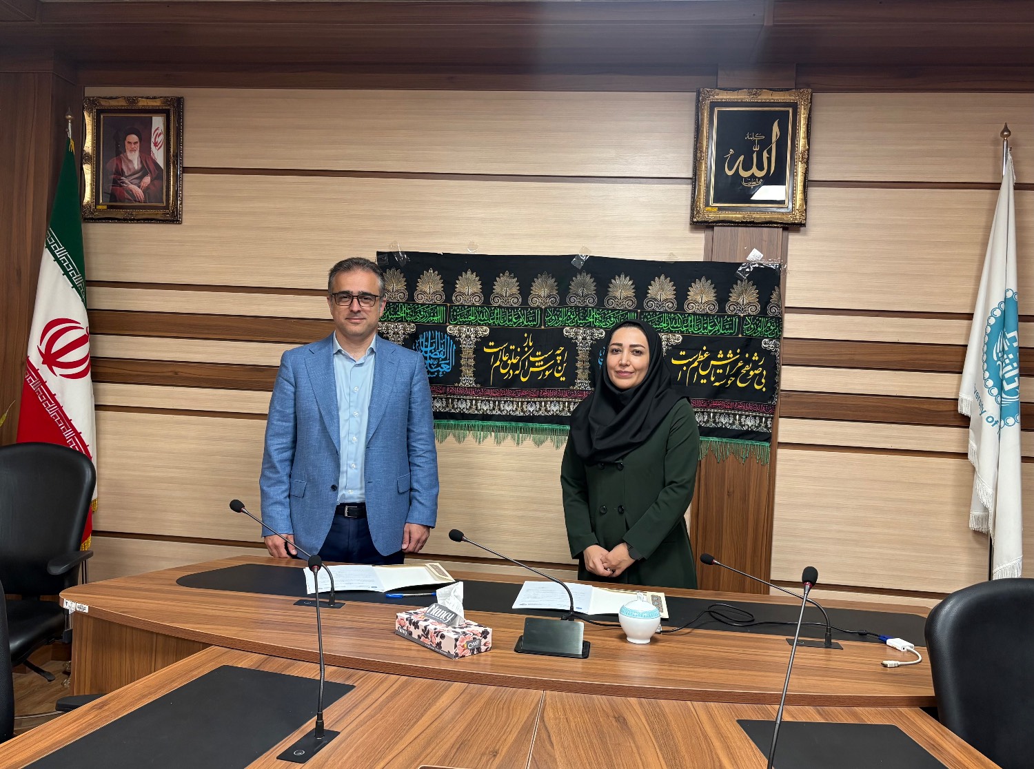 امضا تفاهمنامه میان مؤسسه ایرانی مطالعات کمربند راه و مرکز عالی مطالعات بینالمللی دانشگاه تهران امضا تفاهمنامه میان مؤسسه ایرانی مطالعات کمربند راه و مرکز عالی مطالعات بینالمللی دانشگاه تهران